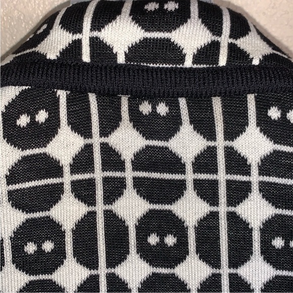 ST JOHN Collection cropped knit jacket, black/white geometric pattern - Picture 6 of 11
